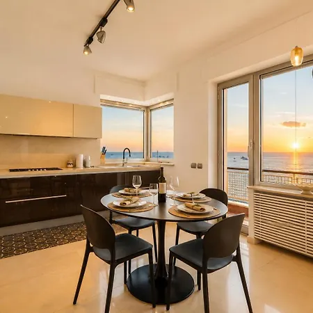 Waterfront Lux •3br •sea View •sauna • By Tilo