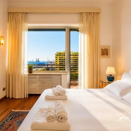 Waterfront Lux •3br •sea View •sauna • By Tilo جنوة