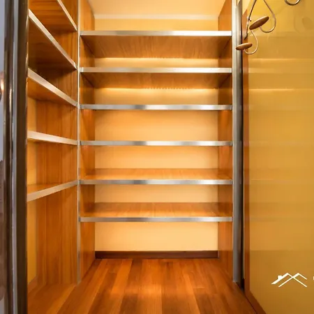 Waterfront Lux •3br •sea View •sauna • By Tilo * جنوة